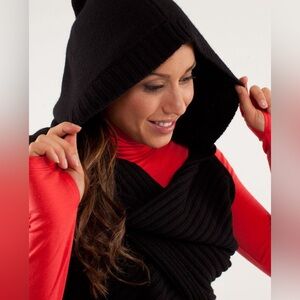 Lululemon Après Sickie Vest Poncho Jacket Scarf Hoodie Après Ski